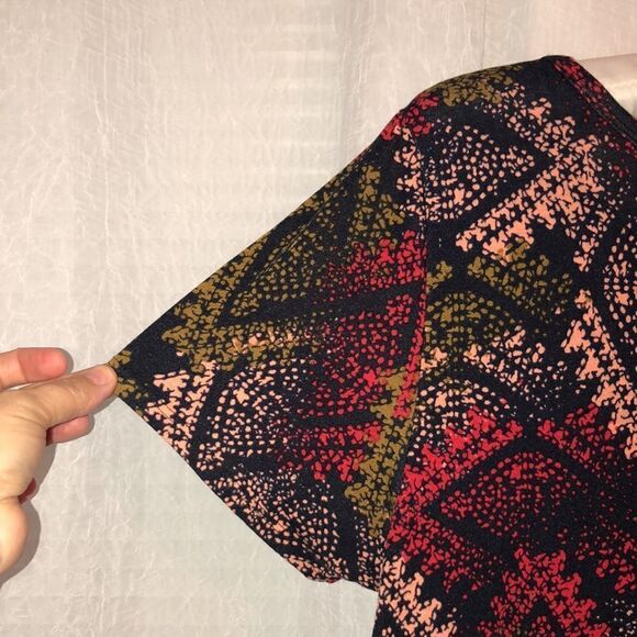 LuLaRoe Carly M Black Red Green Nude Short Sleeve High Low Dress - Picture 11 of 14